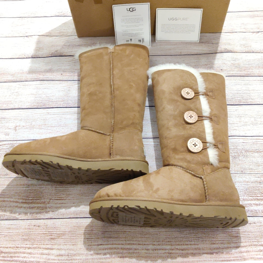 Brand new W bailey button tripplet Uggs boots